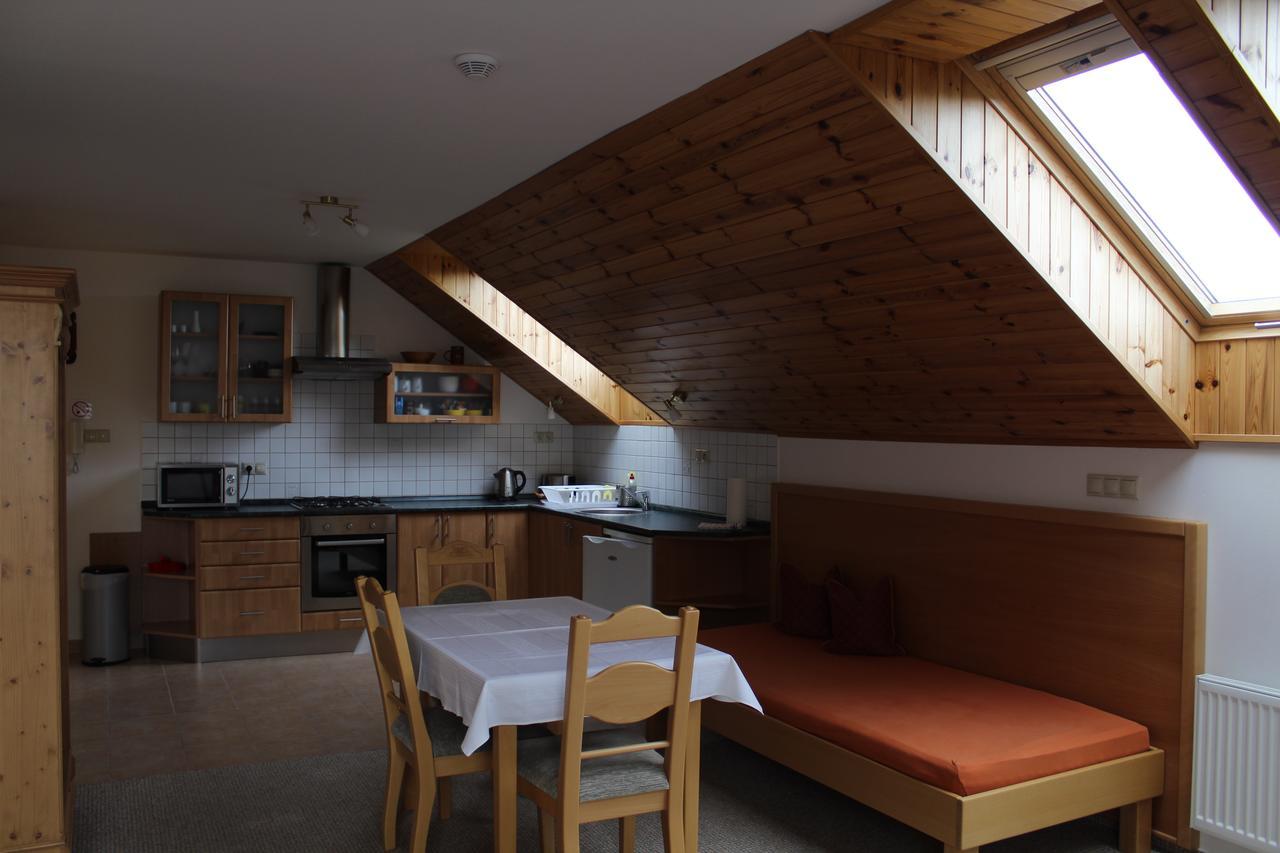 Apartmany Graf Chýně Extérieur photo